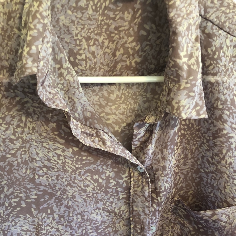 Patterned button down blouse - Picture 2 of 3